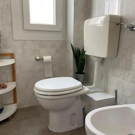 In Piazzetta Γένοβα